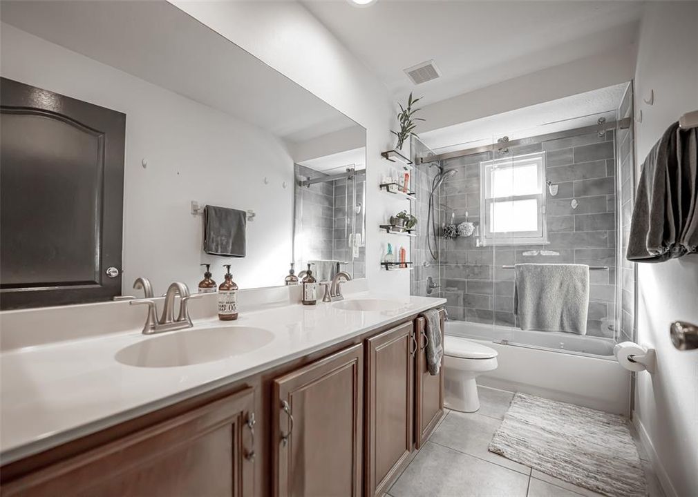 For Sale: $725,000 (6 beds, 3 baths, 3438 Square Feet)