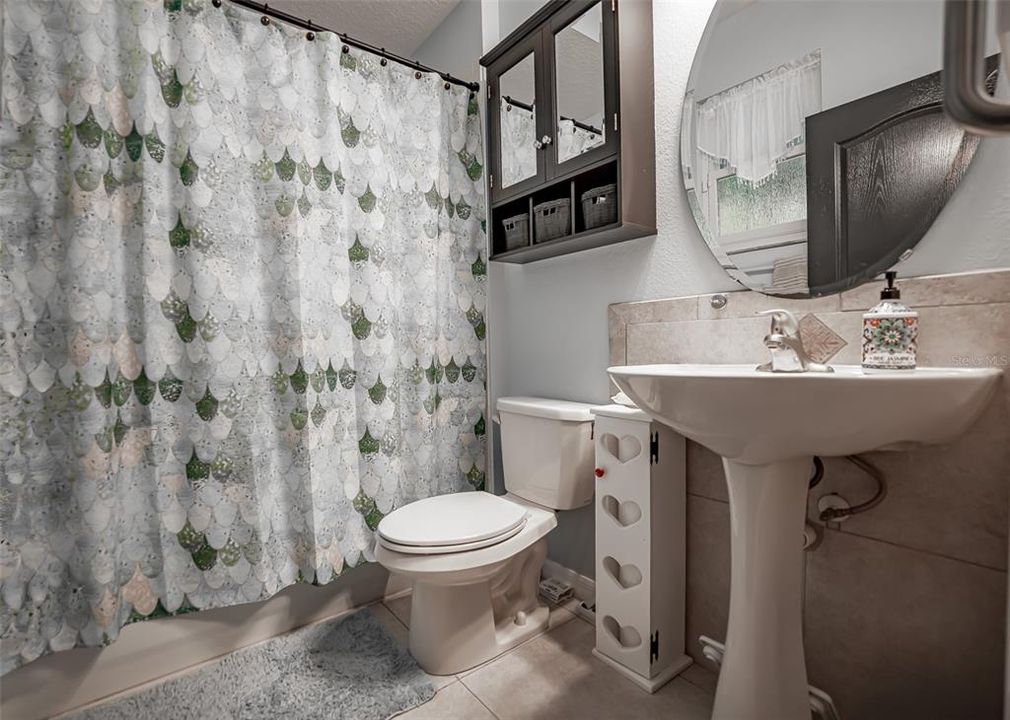 For Sale: $725,000 (6 beds, 3 baths, 3438 Square Feet)