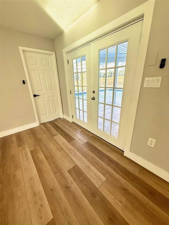 For Sale: $389,900 (3 beds, 2 baths, 2195 Square Feet)