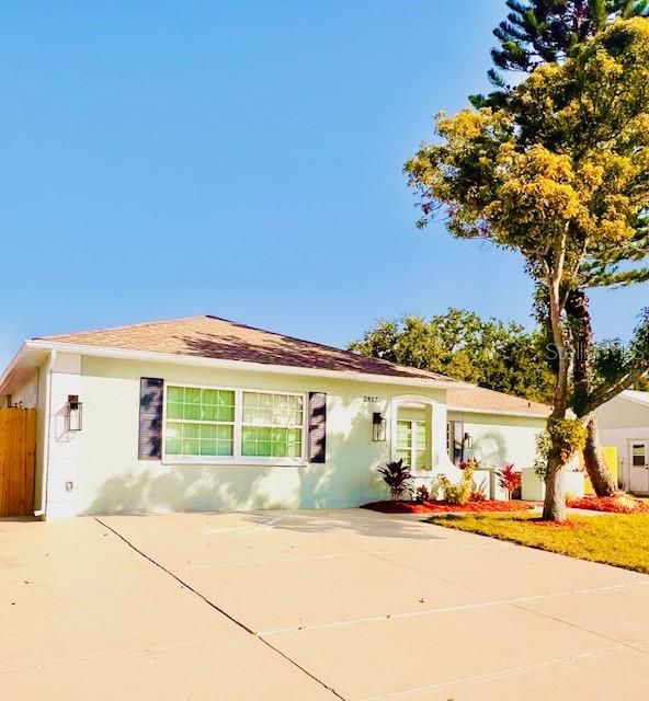 For Sale: $389,900 (3 beds, 2 baths, 2195 Square Feet)