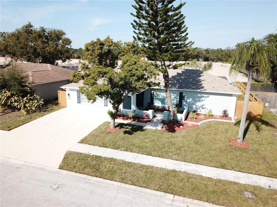 For Sale: $389,900 (3 beds, 2 baths, 2195 Square Feet)