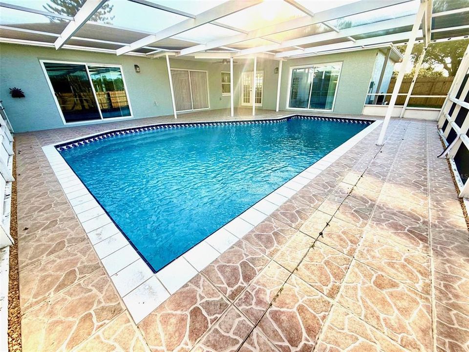 For Sale: $389,900 (3 beds, 2 baths, 2195 Square Feet)