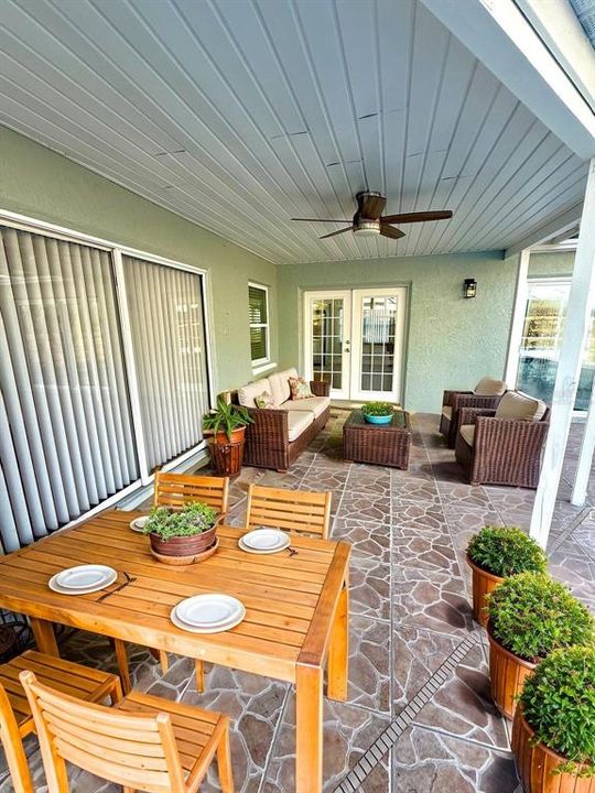 For Sale: $389,900 (3 beds, 2 baths, 2195 Square Feet)