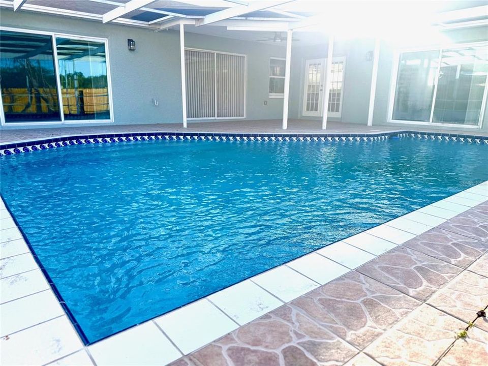 For Sale: $389,900 (3 beds, 2 baths, 2195 Square Feet)