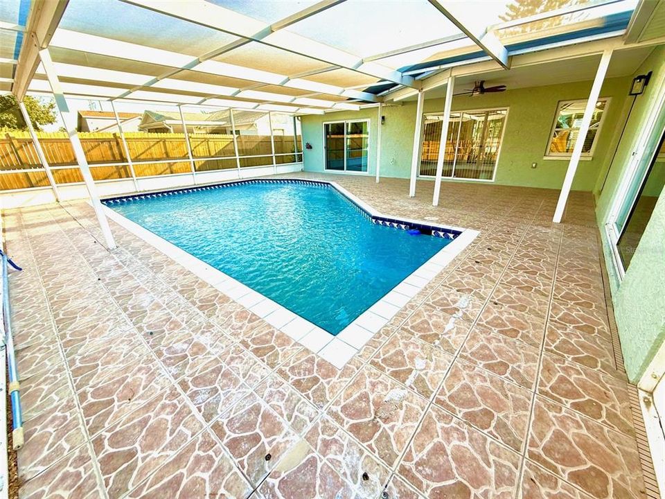 For Sale: $389,900 (3 beds, 2 baths, 2195 Square Feet)