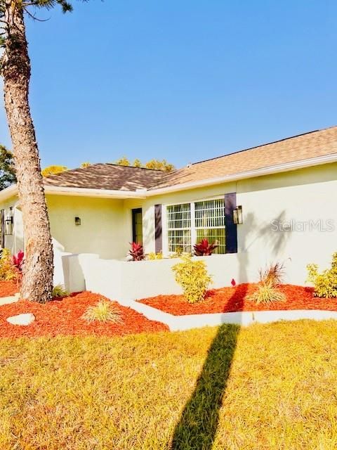 For Sale: $389,900 (3 beds, 2 baths, 2195 Square Feet)