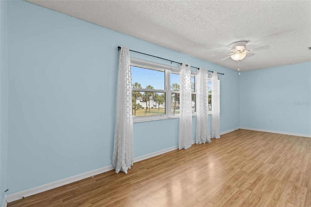 En Venta: $99,900 (2 camas, 1 baños, 1010 Pies cuadrados)