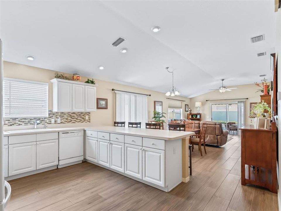 En Venta: $389,000 (3 camas, 2 baños, 1397 Pies cuadrados)