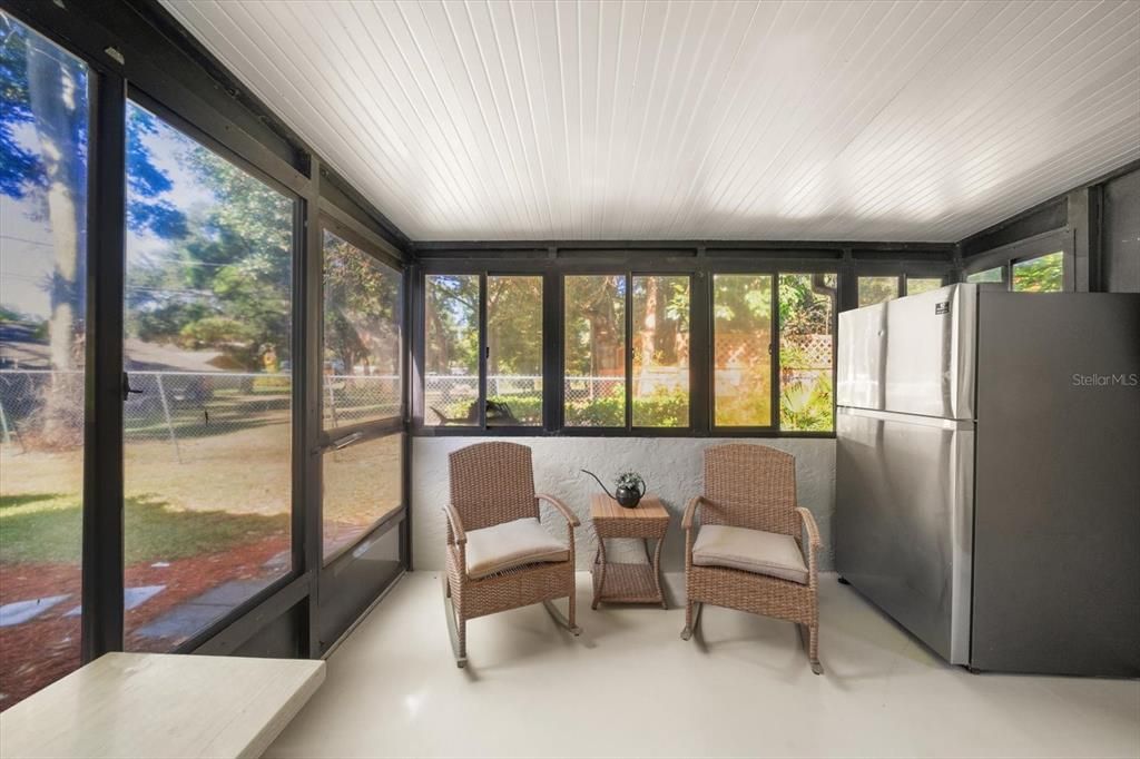 待售: $225,000 (2 贝兹, 2 浴室, 1020 平方英尺)