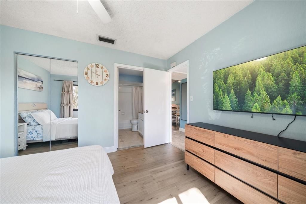 待售: $225,000 (2 贝兹, 2 浴室, 1020 平方英尺)