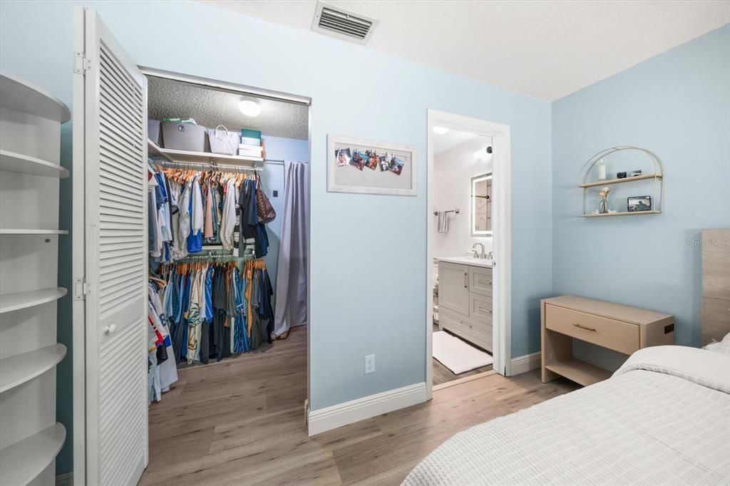 待售: $225,000 (2 贝兹, 2 浴室, 1020 平方英尺)