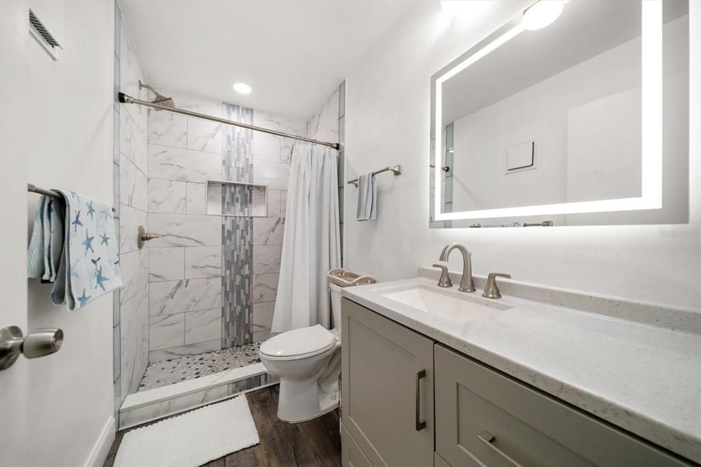 待售: $225,000 (2 贝兹, 2 浴室, 1020 平方英尺)