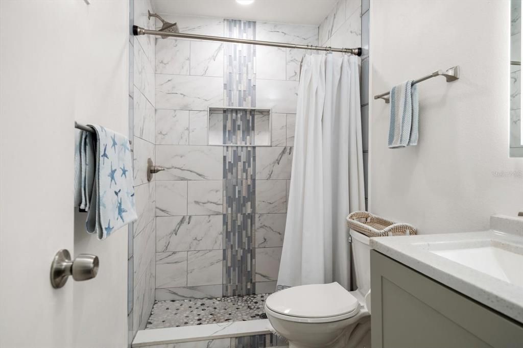 待售: $225,000 (2 贝兹, 2 浴室, 1020 平方英尺)