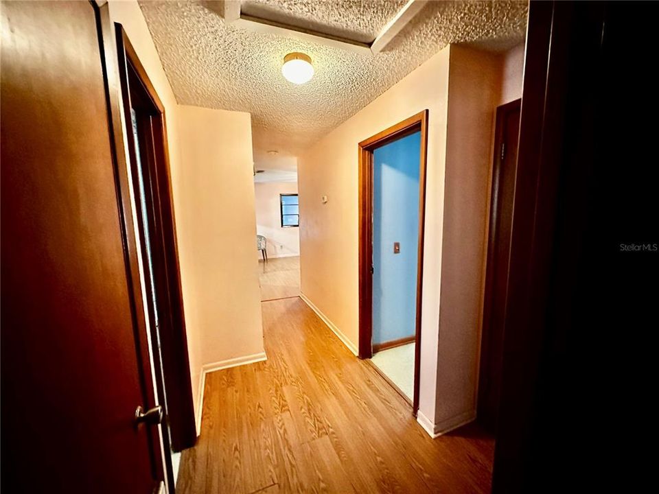 На продажу: $250,000 (3 спален, 2 ванн, 1403 Квадратных фут)