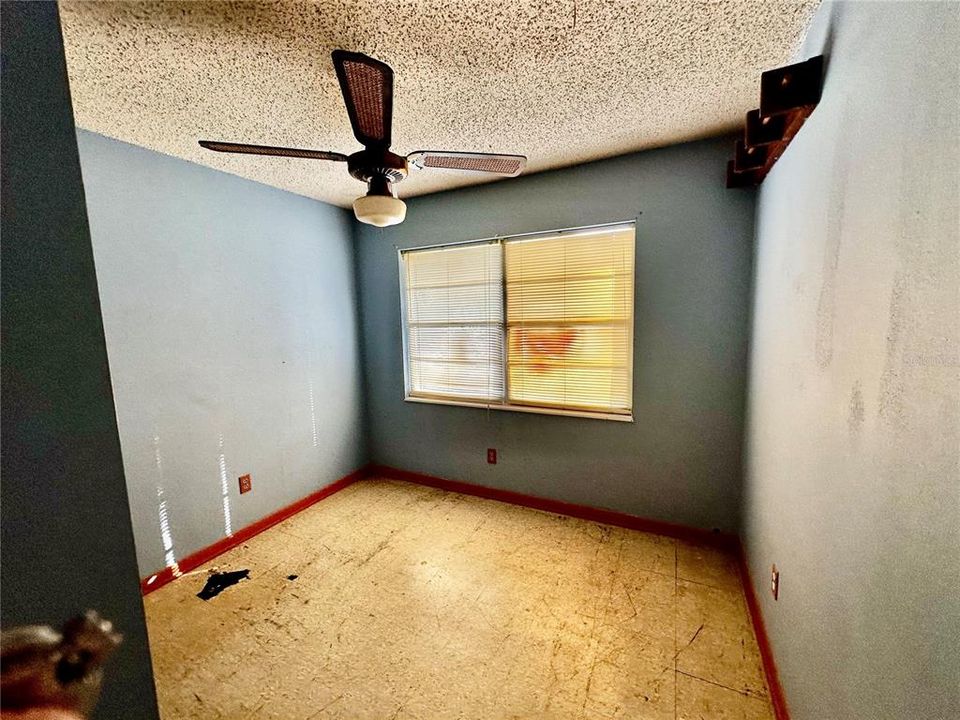 На продажу: $250,000 (3 спален, 2 ванн, 1403 Квадратных фут)