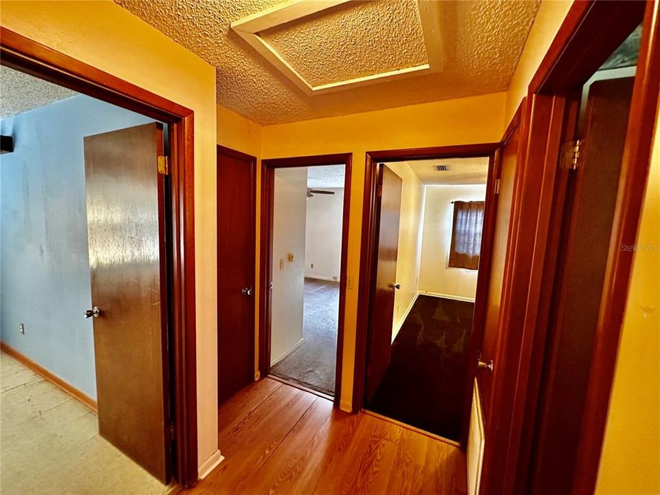 На продажу: $250,000 (3 спален, 2 ванн, 1403 Квадратных фут)