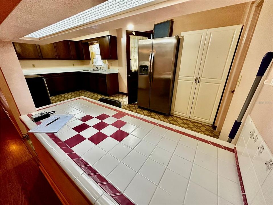 На продажу: $250,000 (3 спален, 2 ванн, 1403 Квадратных фут)