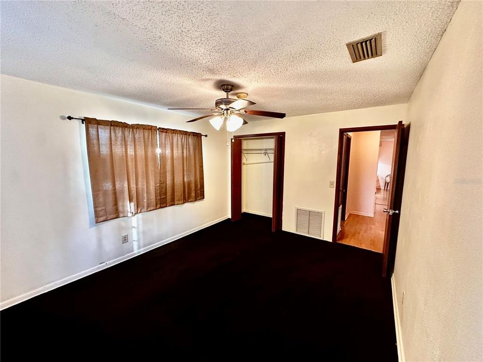 На продажу: $250,000 (3 спален, 2 ванн, 1403 Квадратных фут)