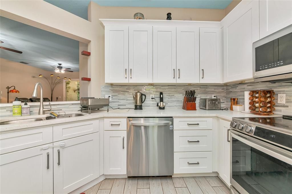 For Sale: $410,000 (3 beds, 2 baths, 1472 Square Feet)