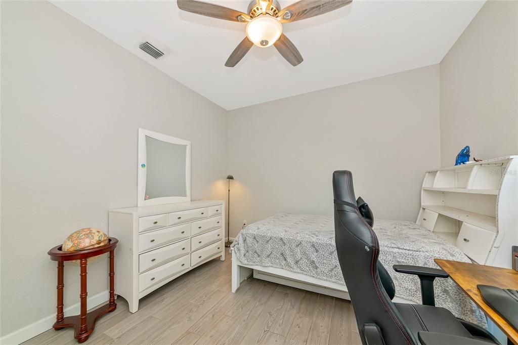 For Sale: $410,000 (3 beds, 2 baths, 1472 Square Feet)