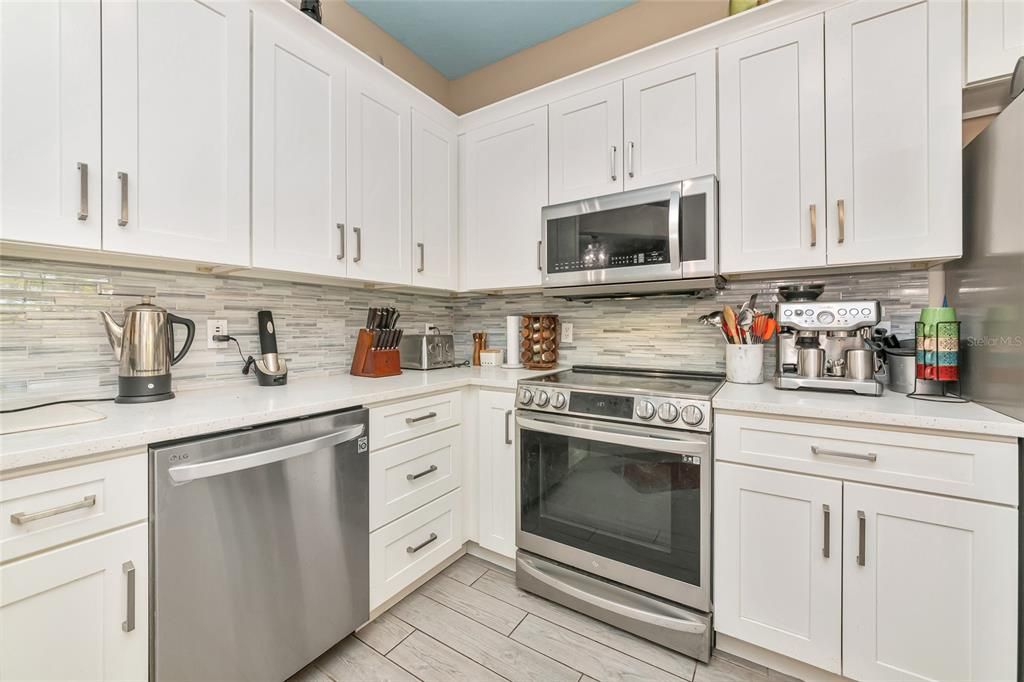 For Sale: $410,000 (3 beds, 2 baths, 1472 Square Feet)