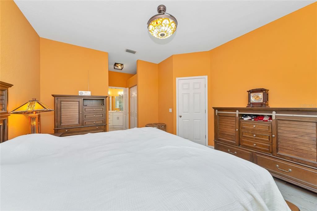 For Sale: $410,000 (3 beds, 2 baths, 1472 Square Feet)