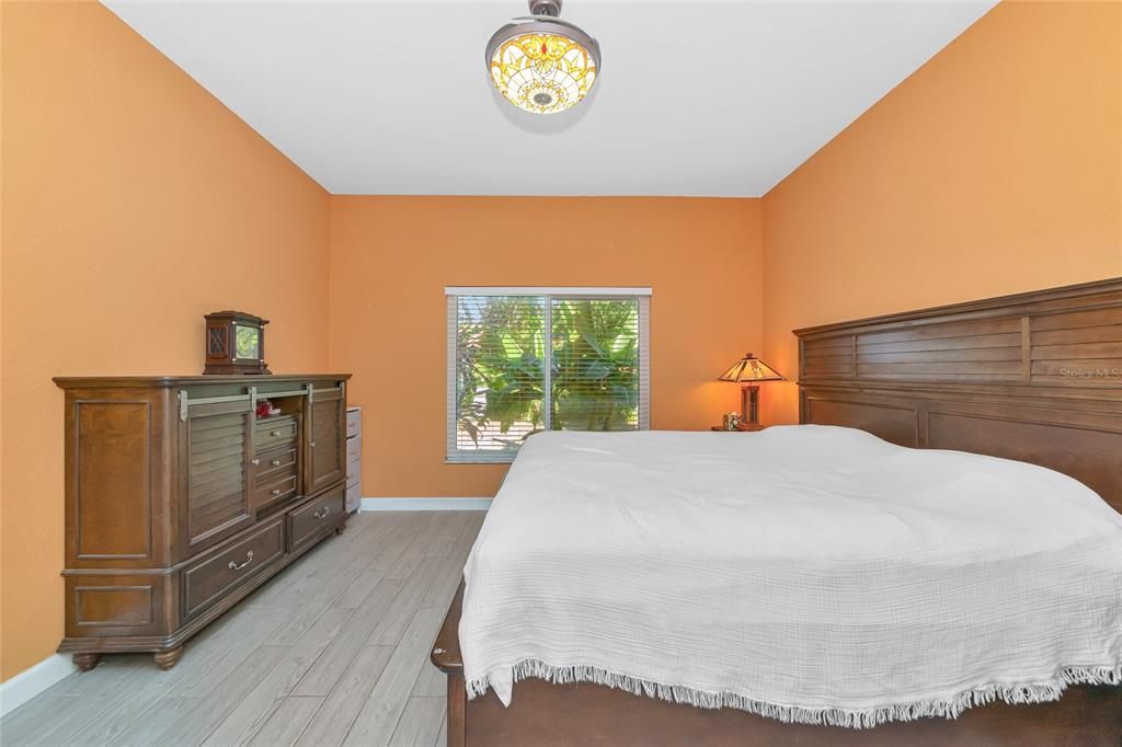 For Sale: $410,000 (3 beds, 2 baths, 1472 Square Feet)