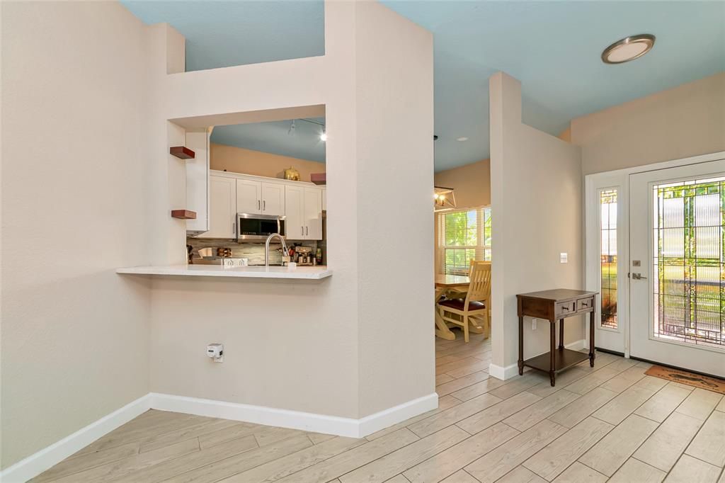 For Sale: $410,000 (3 beds, 2 baths, 1472 Square Feet)