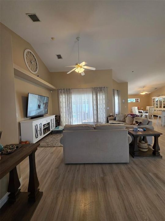 Active With Contract: $415,000 (3 beds, 2 baths, 1804 Square Feet)