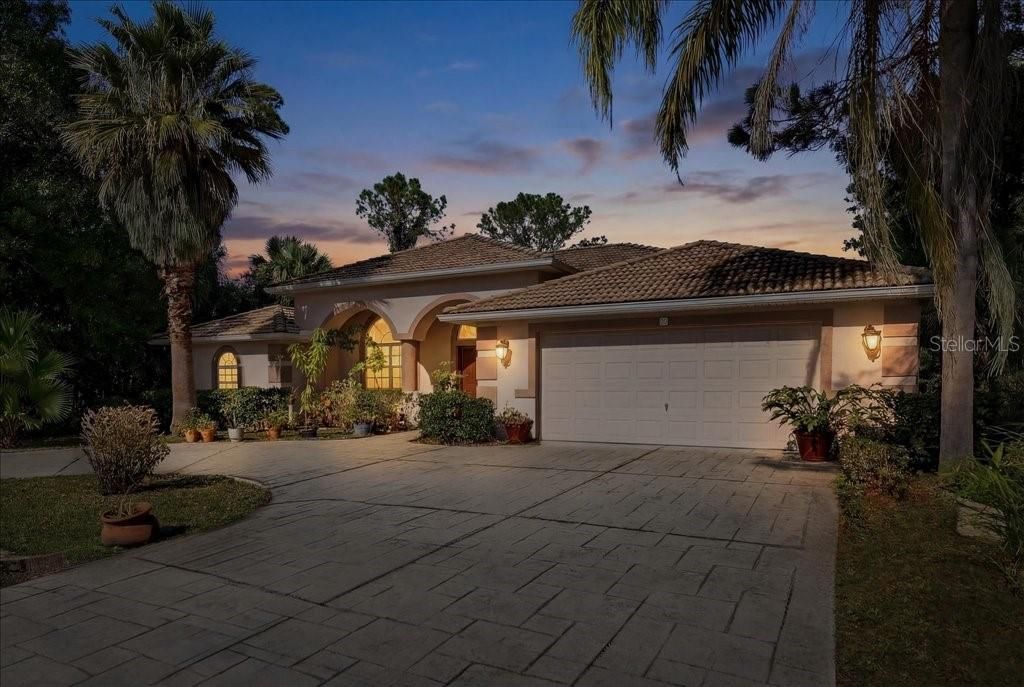 For Sale: $449,000 (4 beds, 3 baths, 2687 Square Feet)