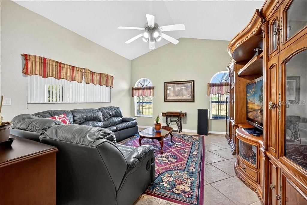 For Sale: $449,000 (4 beds, 3 baths, 2687 Square Feet)