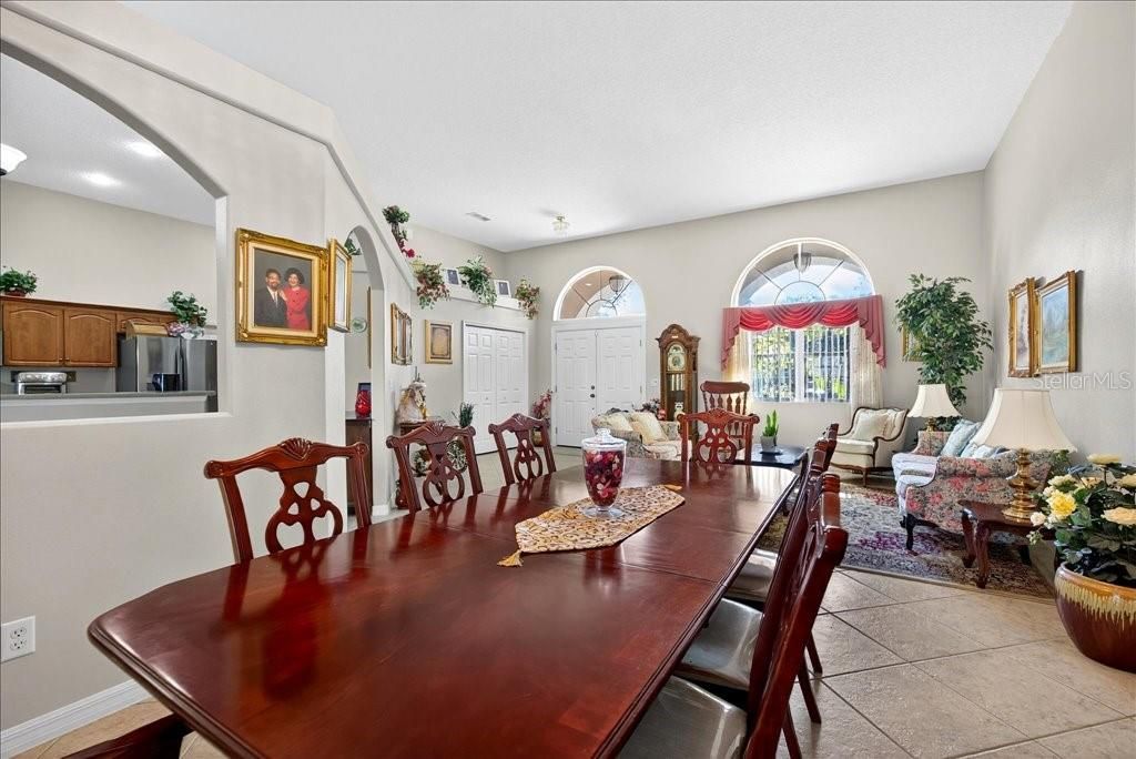 For Sale: $449,000 (4 beds, 3 baths, 2687 Square Feet)