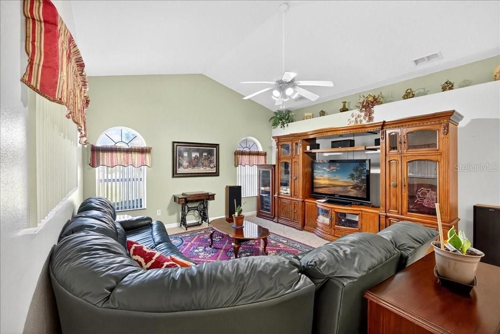 For Sale: $449,000 (4 beds, 3 baths, 2687 Square Feet)