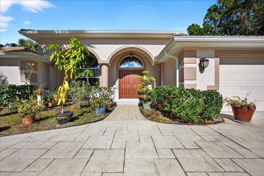 For Sale: $449,000 (4 beds, 3 baths, 2687 Square Feet)