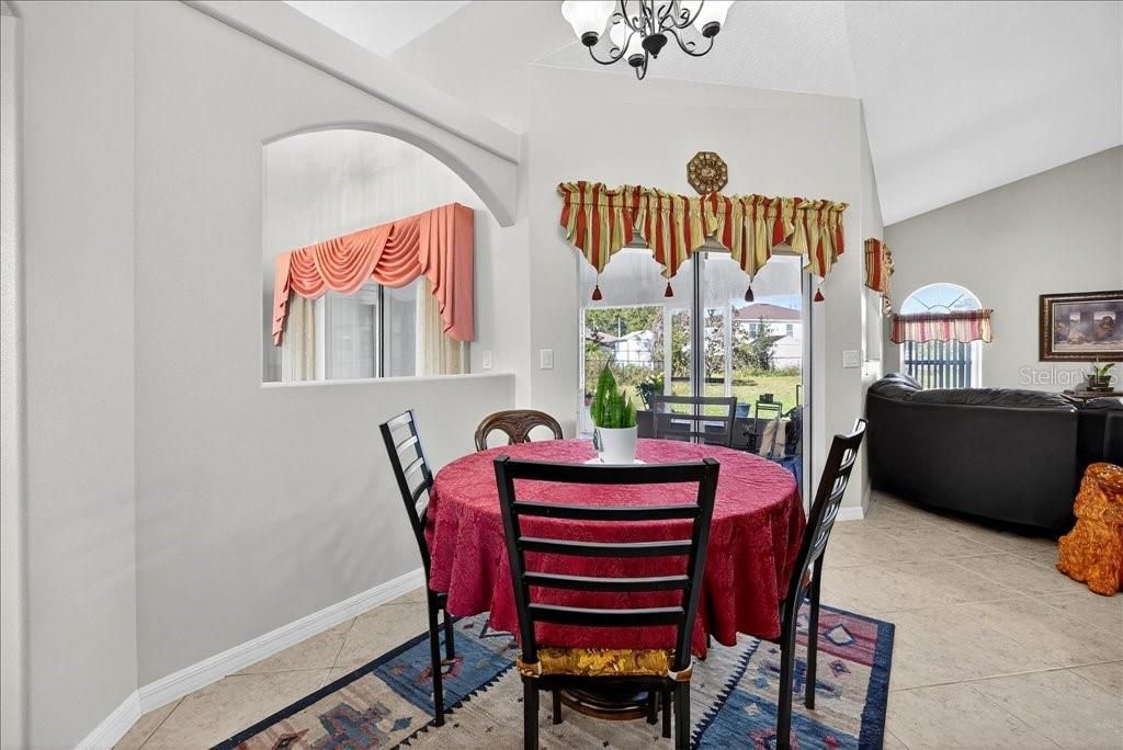 For Sale: $449,000 (4 beds, 3 baths, 2687 Square Feet)