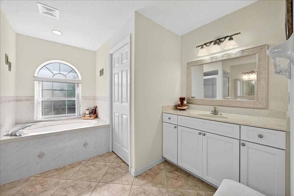 For Sale: $449,000 (4 beds, 3 baths, 2687 Square Feet)