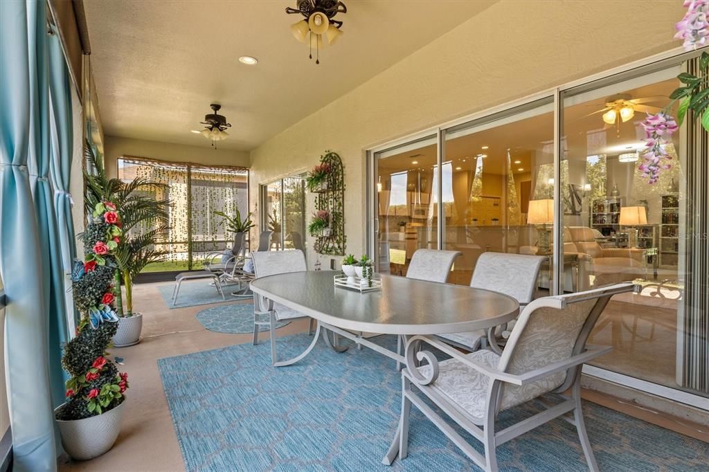 合同活跃: $289,900 (2 贝兹, 2 浴室, 1530 平方英尺)