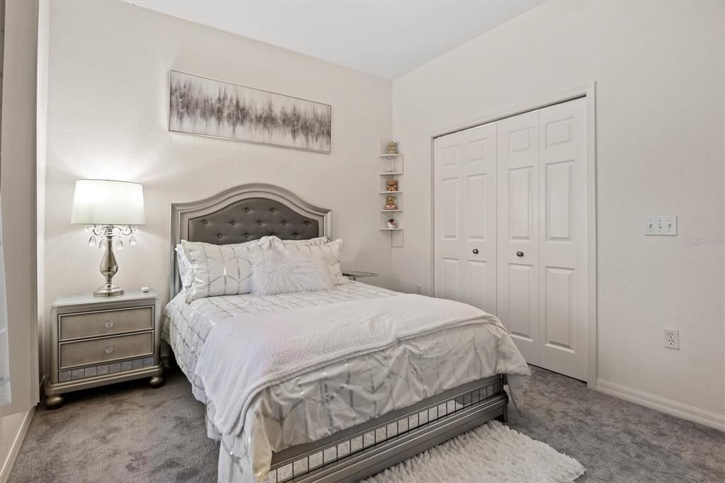 合同活跃: $289,900 (2 贝兹, 2 浴室, 1530 平方英尺)