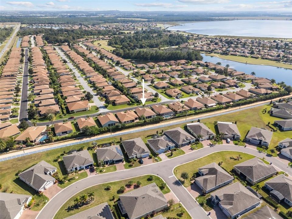 合同活跃: $289,900 (2 贝兹, 2 浴室, 1530 平方英尺)