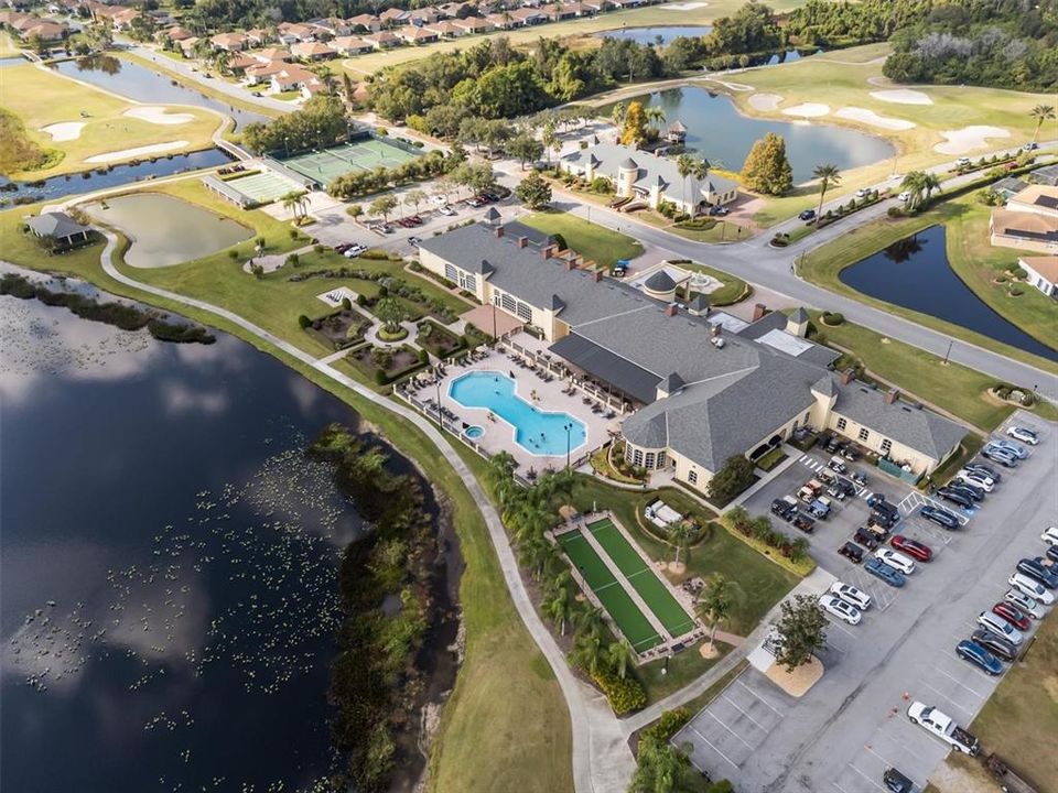 合同活跃: $289,900 (2 贝兹, 2 浴室, 1530 平方英尺)