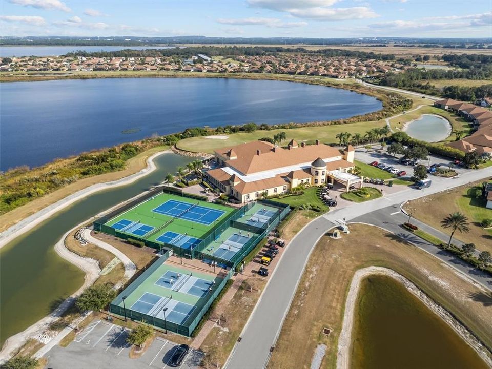 合同活跃: $289,900 (2 贝兹, 2 浴室, 1530 平方英尺)