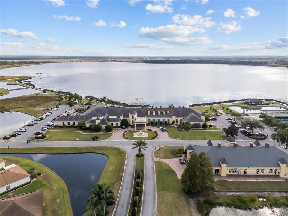 合同活跃: $289,900 (2 贝兹, 2 浴室, 1530 平方英尺)