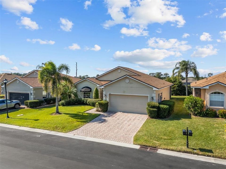 合同活跃: $289,900 (2 贝兹, 2 浴室, 1530 平方英尺)