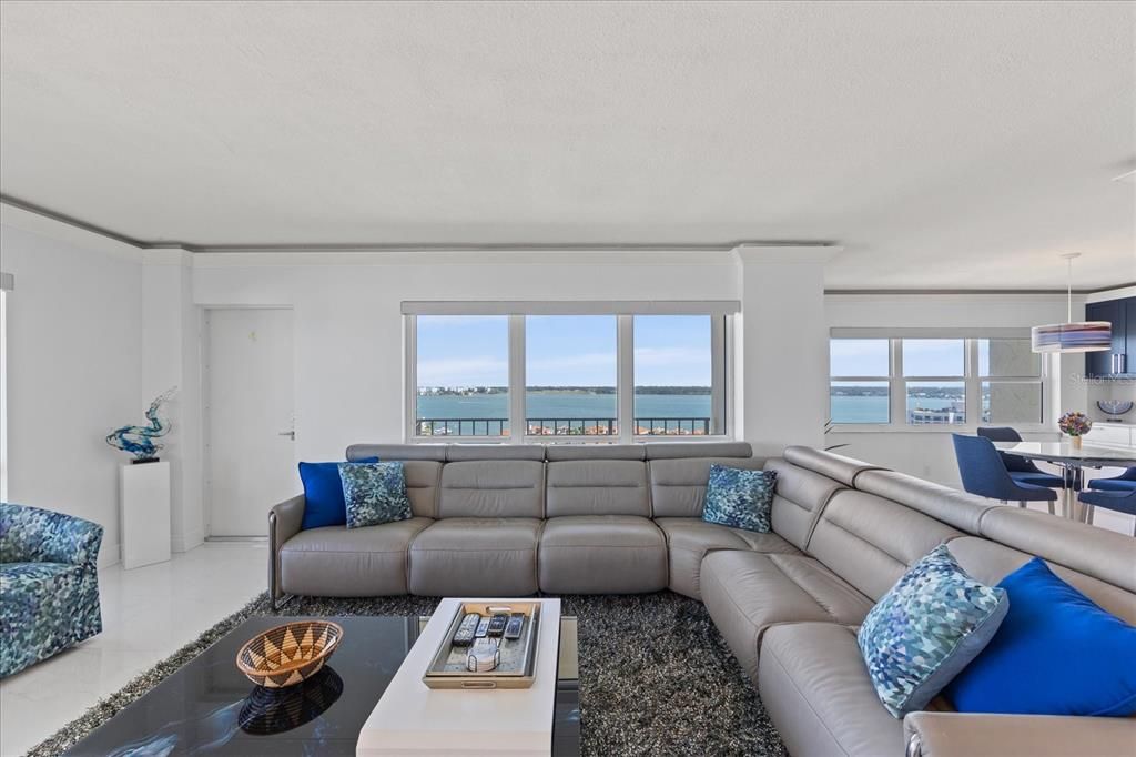 For Sale: $815,000 (2 beds, 2 baths, 1500 Square Feet)