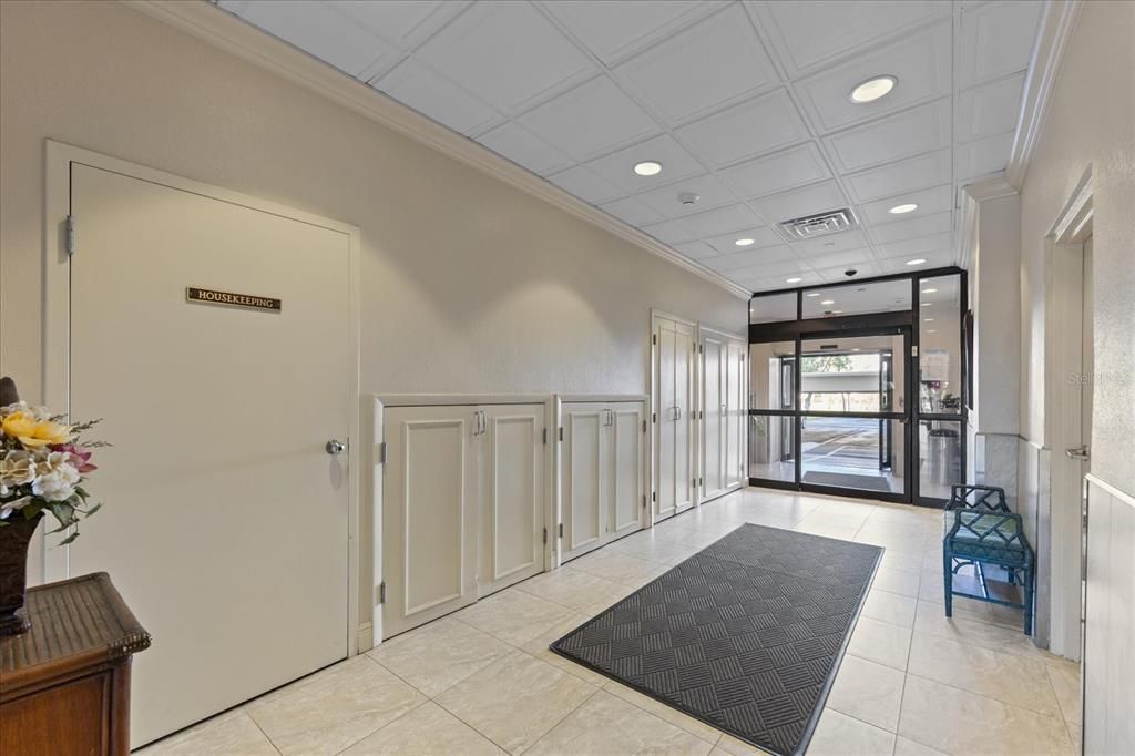 For Sale: $815,000 (2 beds, 2 baths, 1500 Square Feet)