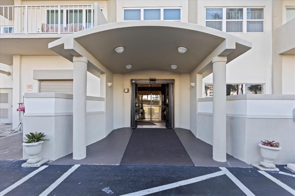 For Sale: $815,000 (2 beds, 2 baths, 1500 Square Feet)