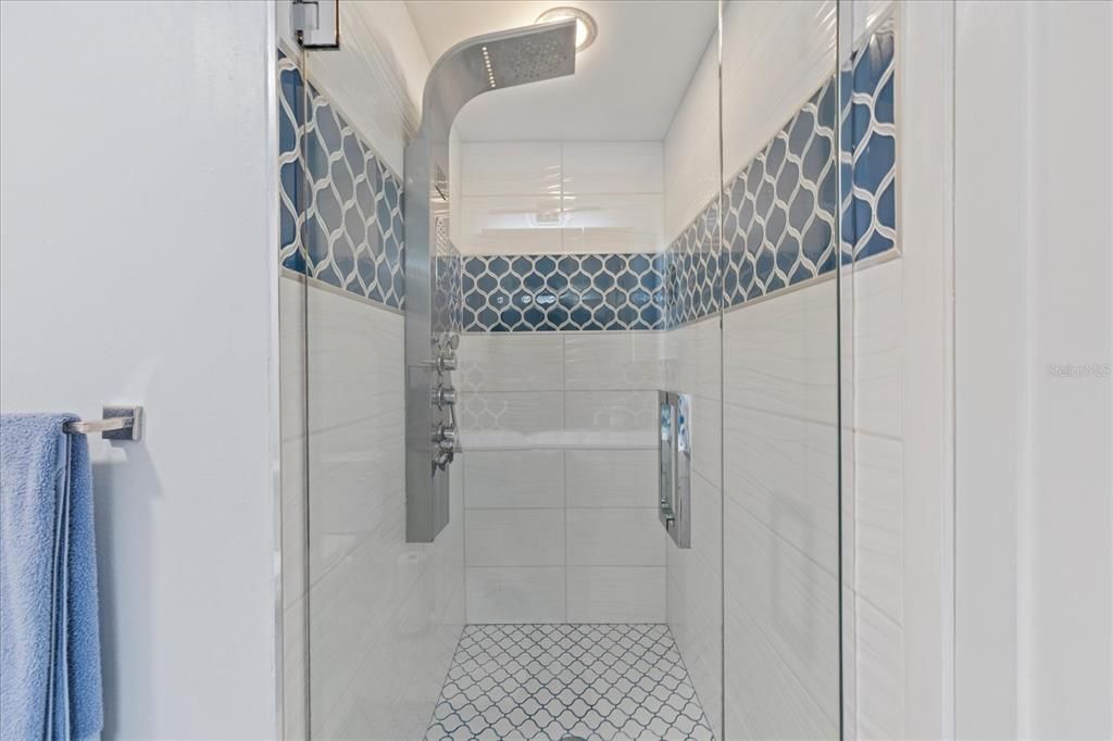 For Sale: $815,000 (2 beds, 2 baths, 1500 Square Feet)