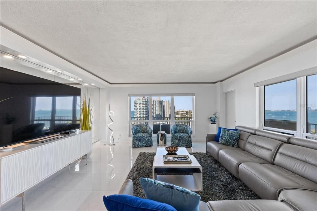 For Sale: $815,000 (2 beds, 2 baths, 1500 Square Feet)