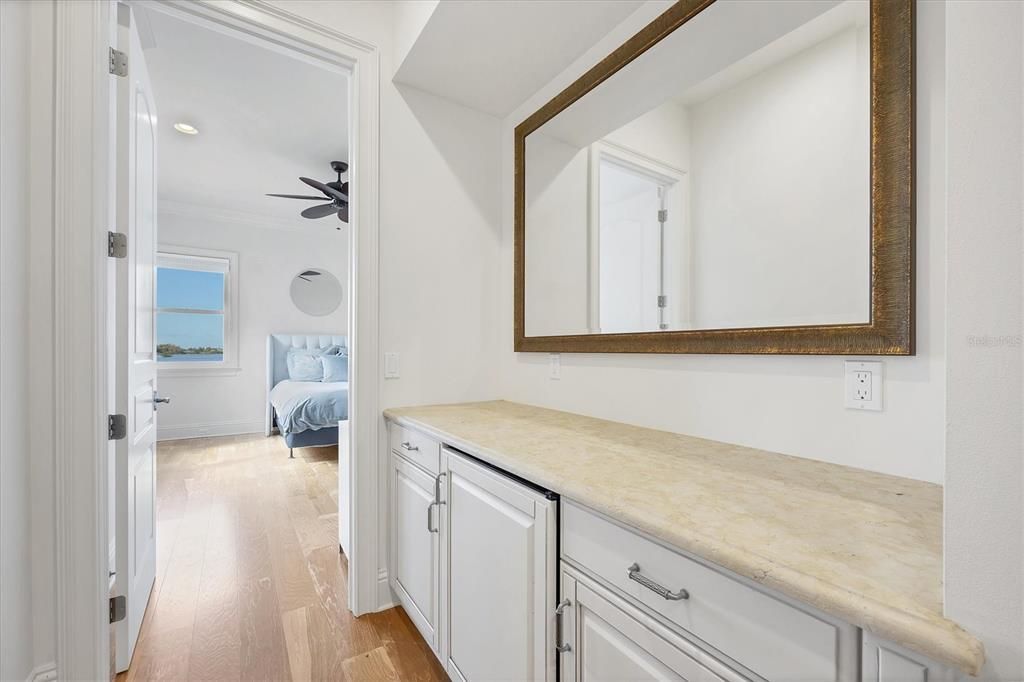 En Venta: $5,495,000 (4 camas, 5 baños, 6308 Pies cuadrados)