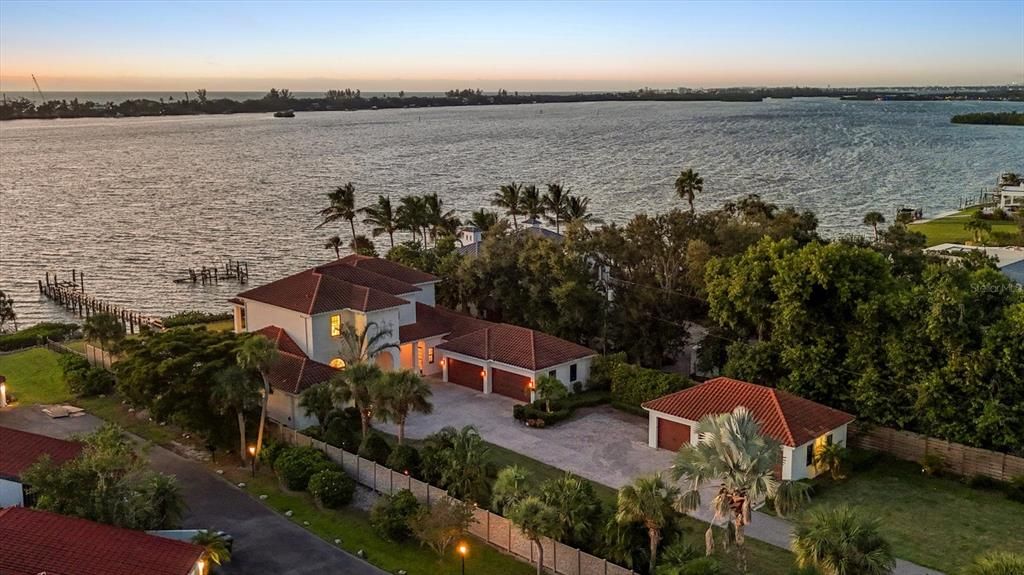 En Venta: $5,495,000 (4 camas, 5 baños, 6308 Pies cuadrados)